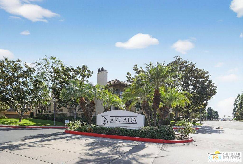 Tustin, CA 92782,13372 Savanna