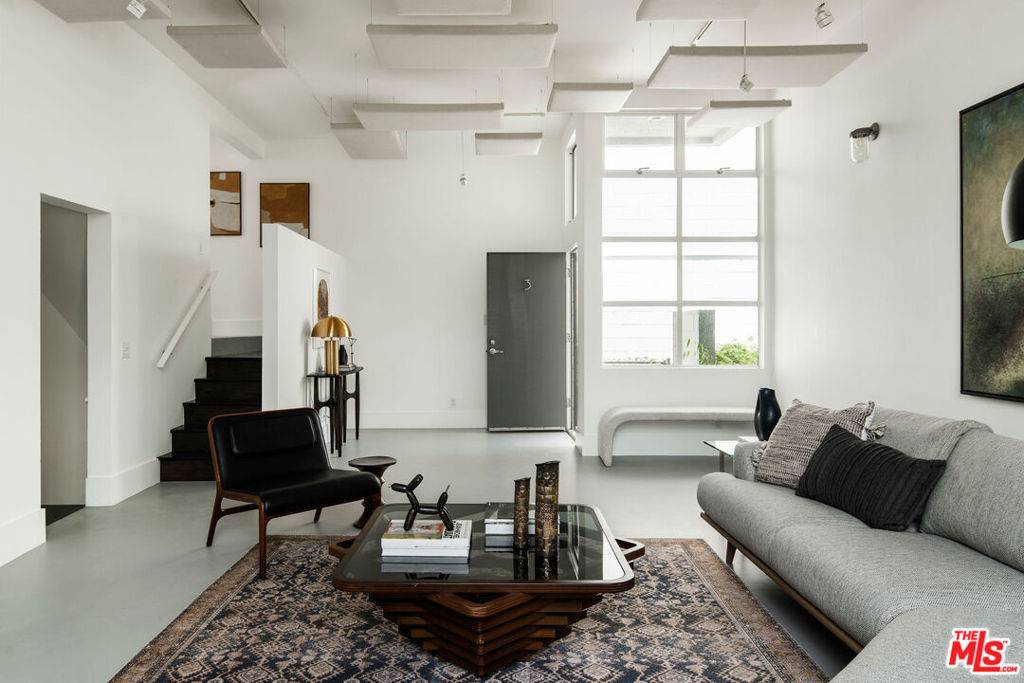 Venice, CA 90291,558 Rose AVE