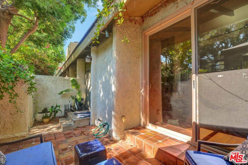 Studio City, CA 91604,11732 Moorpark ST #J