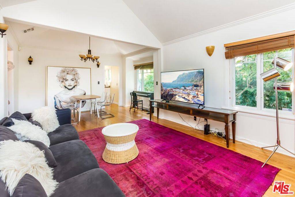 West Hollywood, CA 90069,866 N Doheny DR