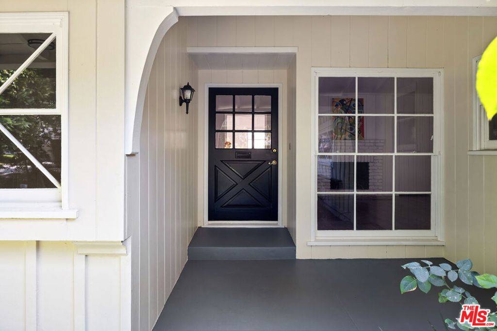 Encino, CA 91436,15519 Huston ST