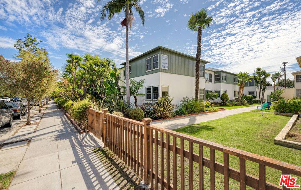 Santa Monica, CA 90404,1518 Yale ST #1