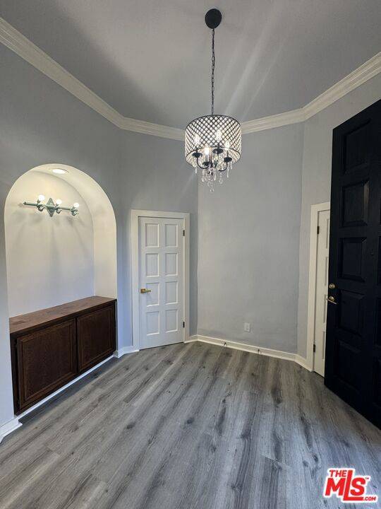 Los Angeles, CA 90069,1713 Queens CT