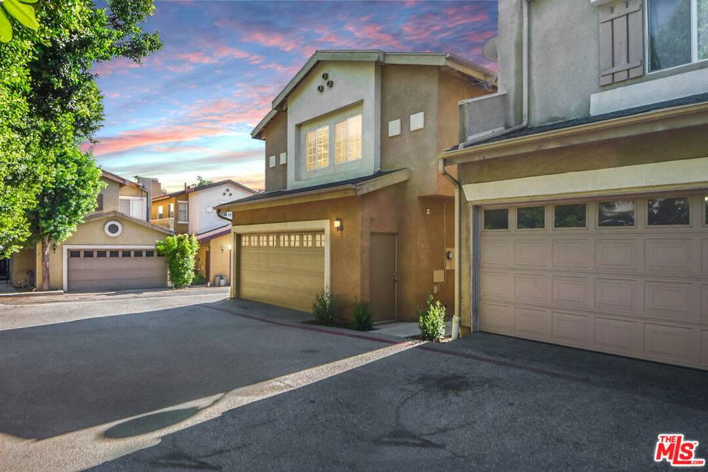 Sylmar, CA 91342,15122 Roxford ST #7