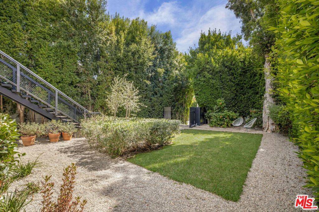 West Hollywood, CA 90048,8917 Dorrington AVE