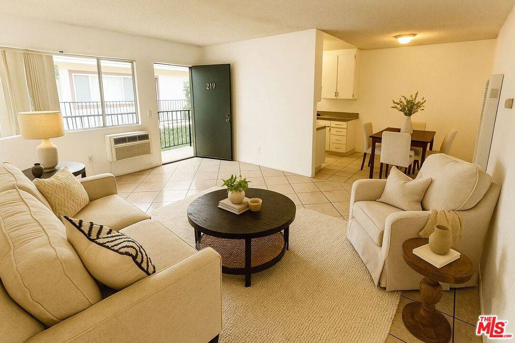 Panorama City, CA 91402,8800 Cedros AVE #219