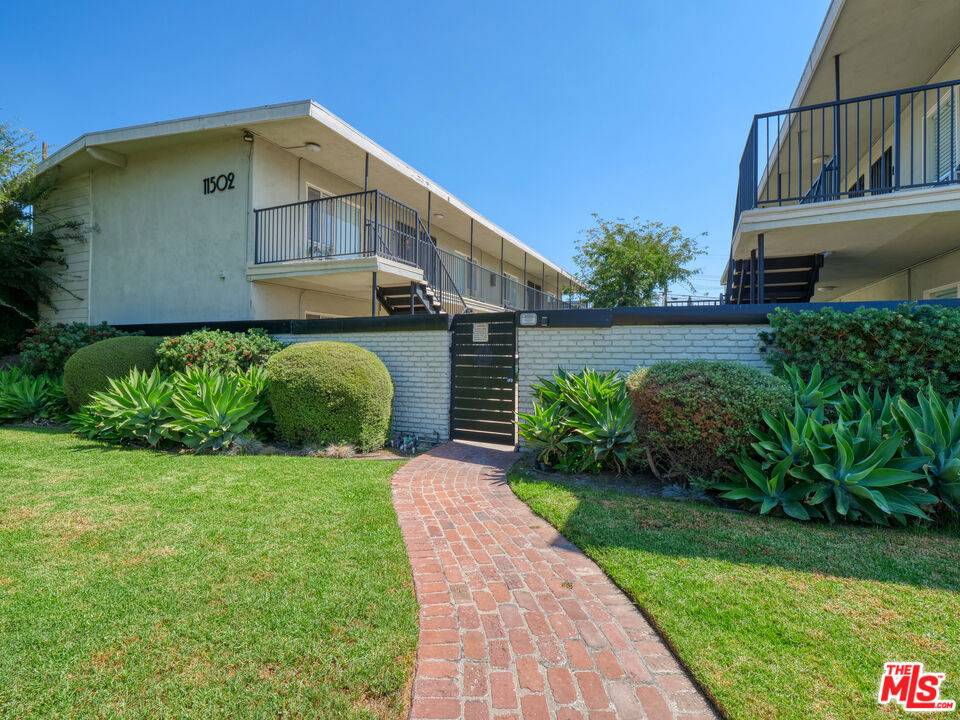 Downey, CA 90241,11502 11506 Adco AVE