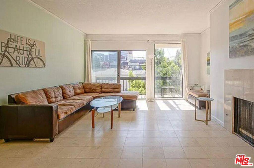 West Hollywood, CA 90069,723 Westmount DR #203