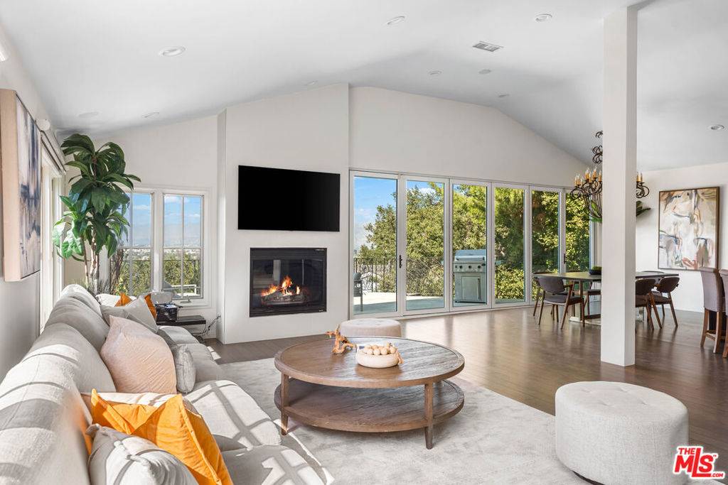 Studio City, CA 91604,3782 Berry Dr