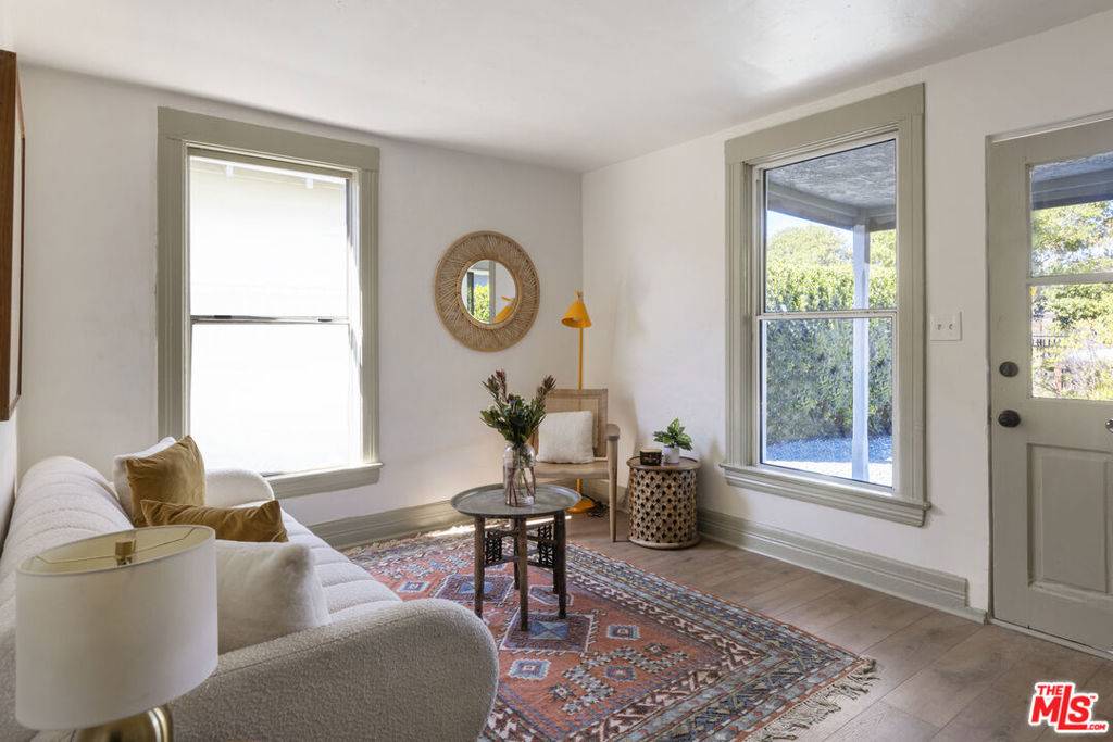 Los Angeles, CA 90042,5916 Marmion WAY