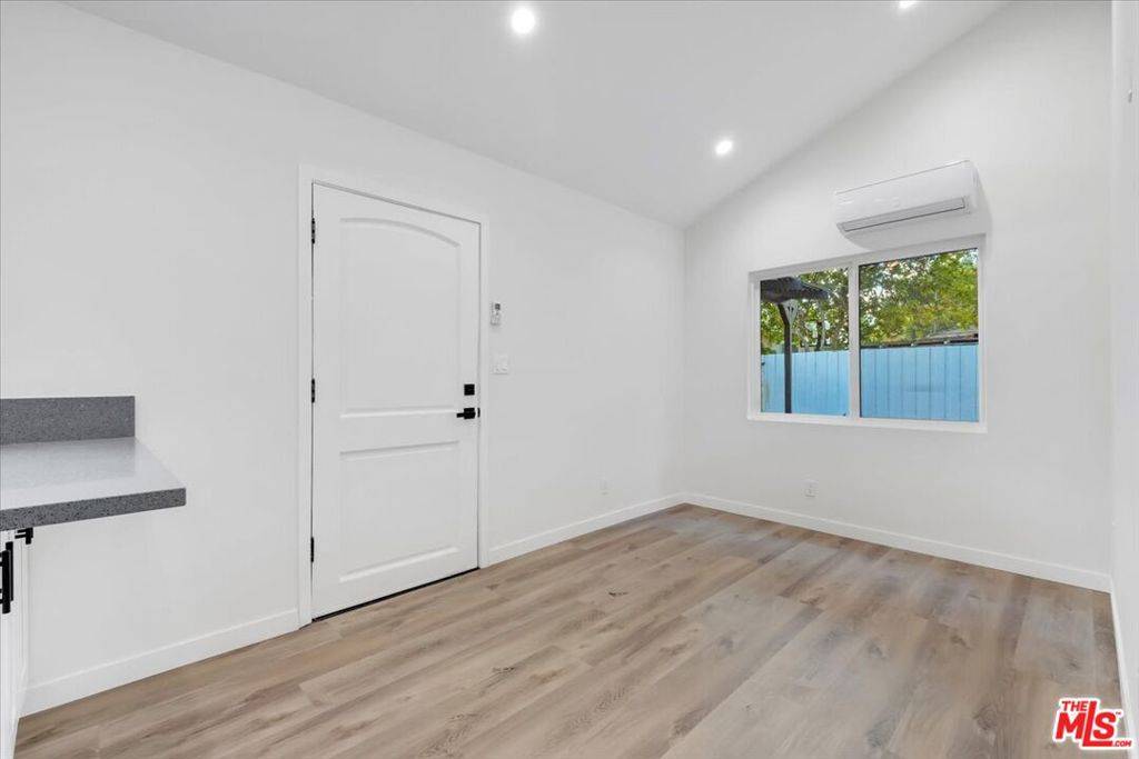 Reseda, CA 91335,7421 Amigo AVE