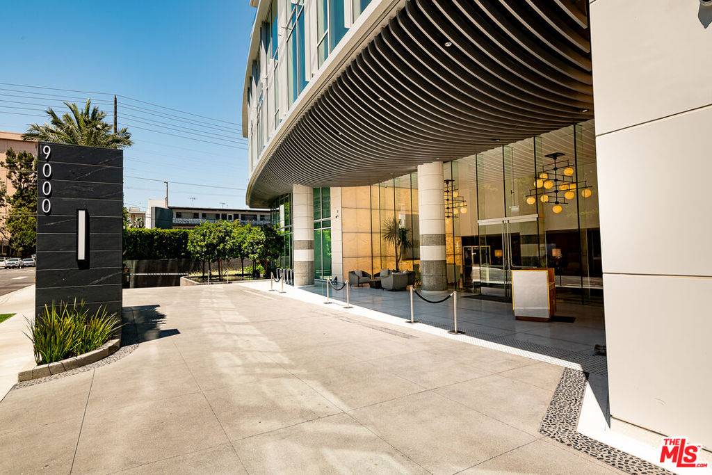 Los Angeles, CA 90048,9000 W 3rd ST #208