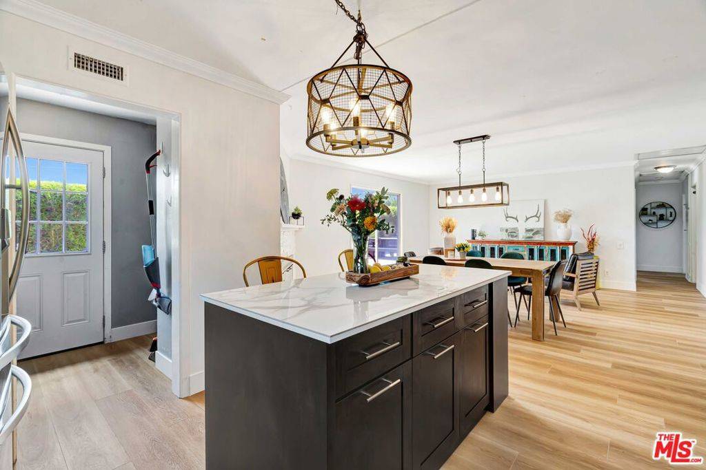 West Hills, CA 91307,6814 Berquist AVE