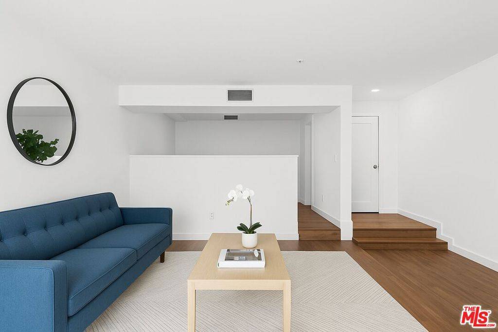 Los Angeles, CA 90046,7320 Hawthorn AVE #219