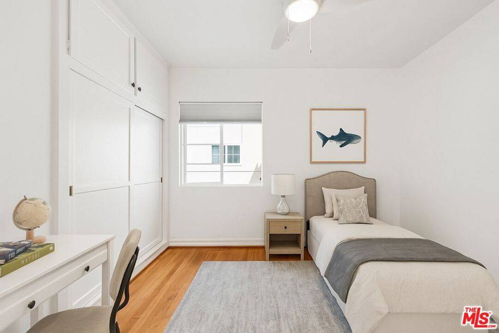 Encino, CA 91316,5822 Lindley AVE