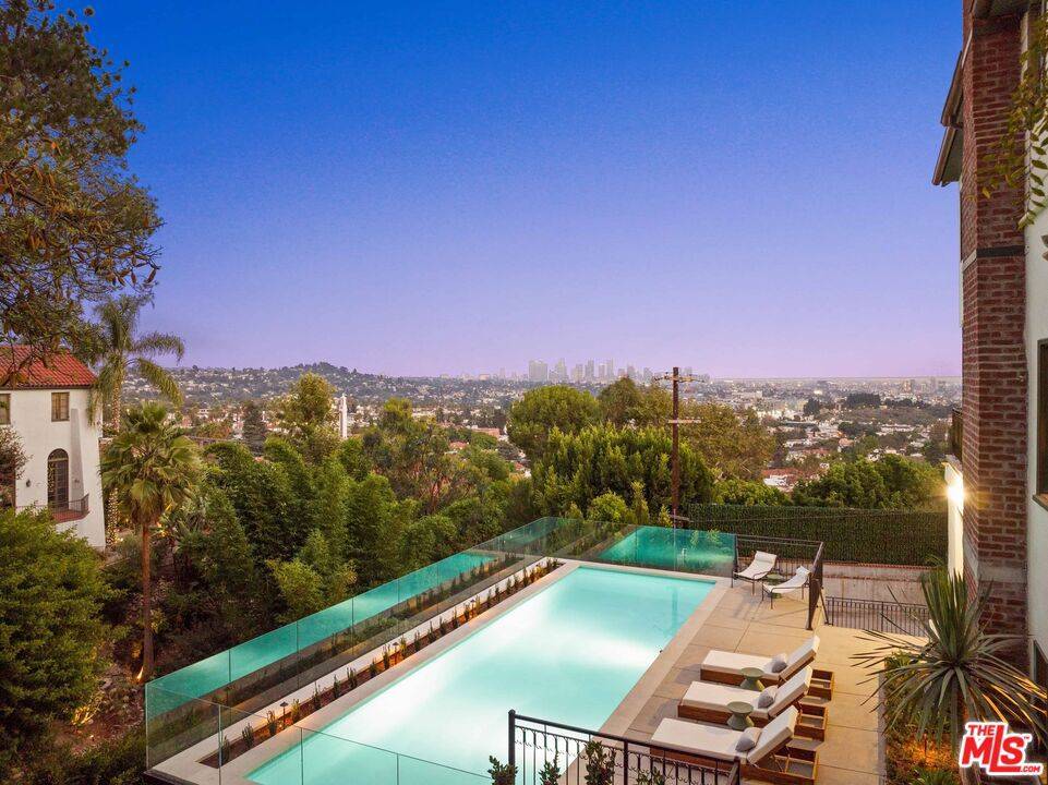 Los Angeles, CA 90027,4818 Bonvue AVE