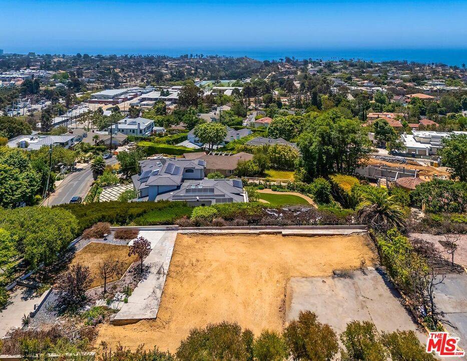 Pacific Palisades, CA 90272,1051 El Medio AVE