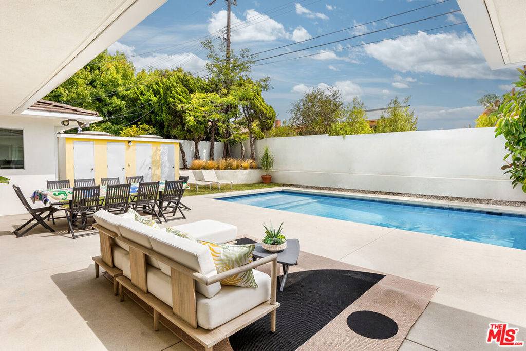 Los Angeles, CA 90056,5544 W 63rd ST