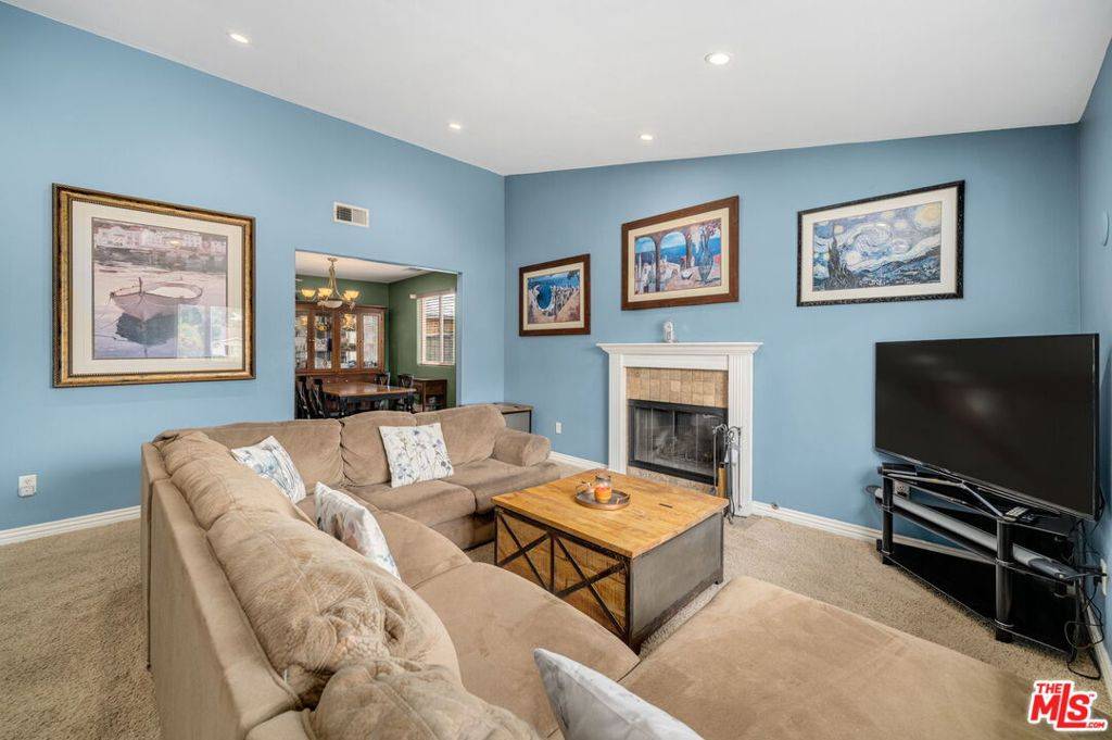 Woodland Hills, CA 91367,22642 Berdon ST