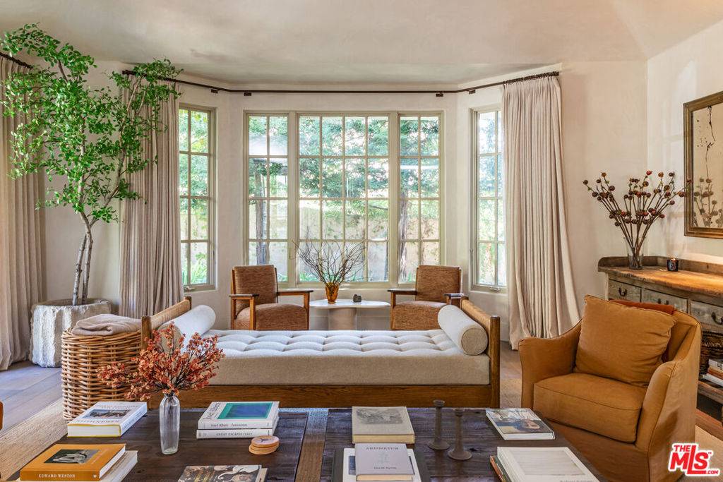 Woodland Hills, CA 91364,20580 Natoma Estates DR