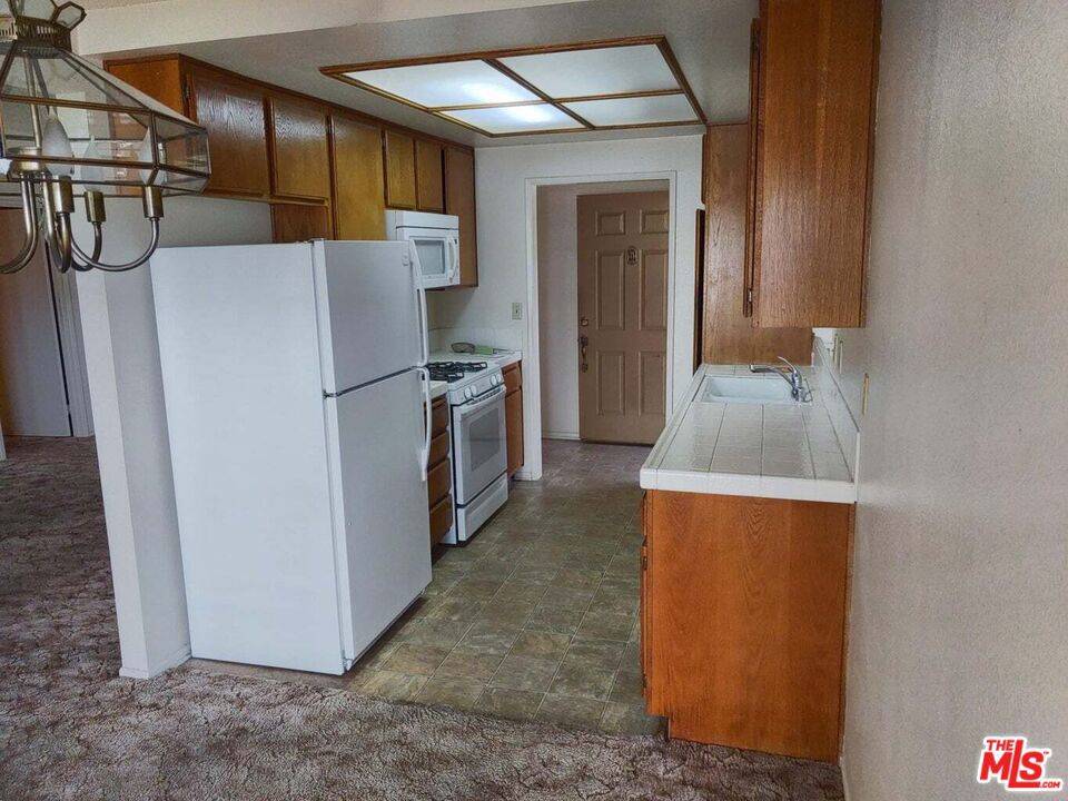 Lancaster, CA 93536,2825 Dartmouth DR