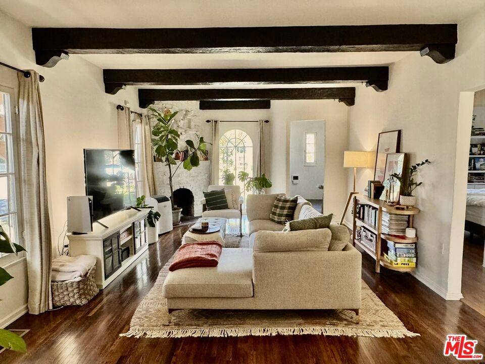 Los Angeles, CA 90039,3188 Atwater AVE