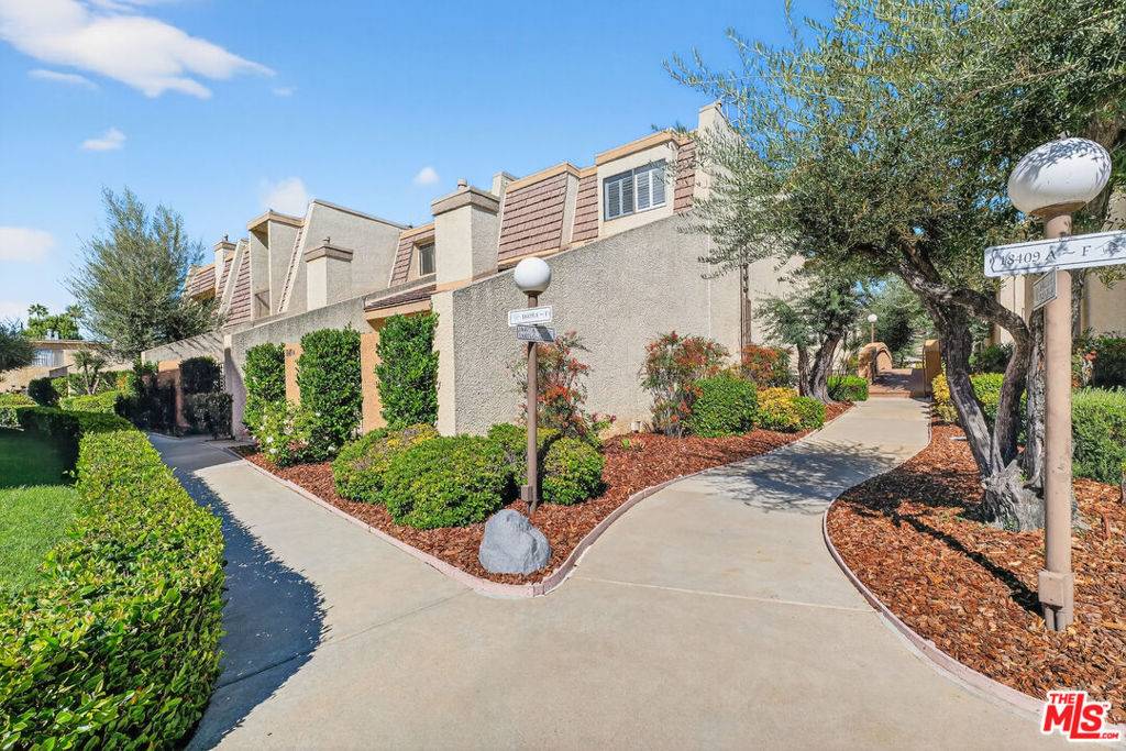 Tarzana, CA 91356,18419 Collins ST #A