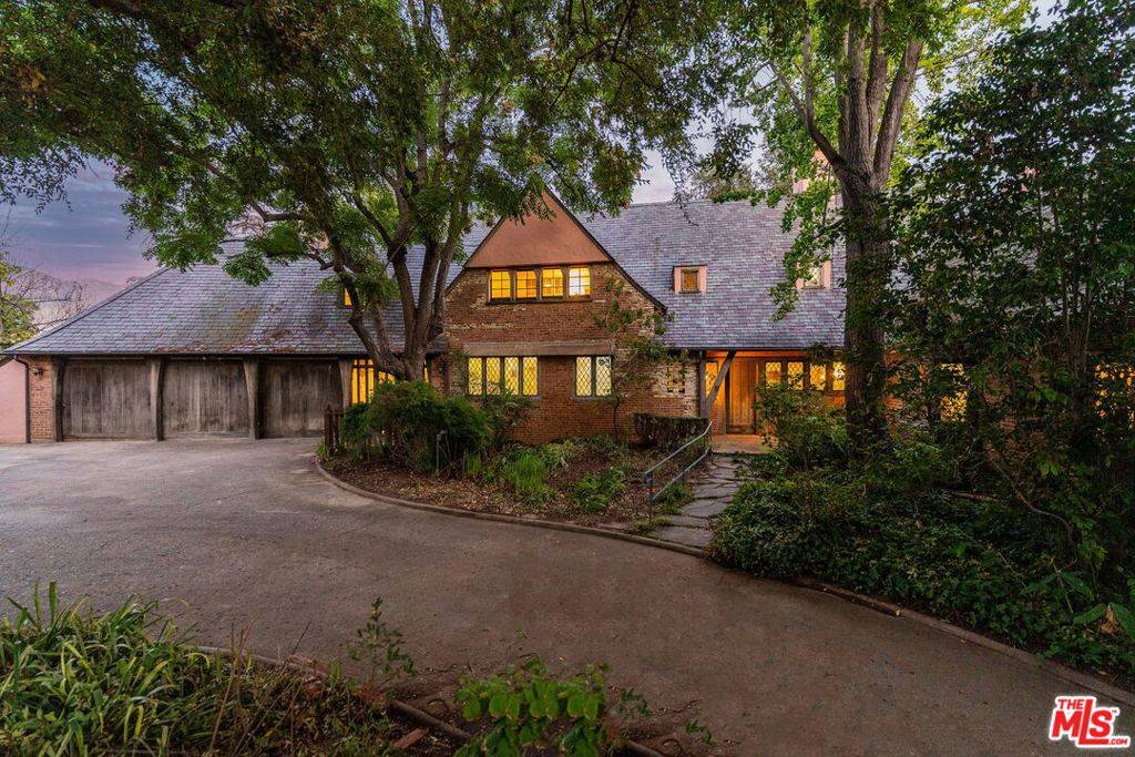 Pasadena, CA 91103,1660 La Vista PL