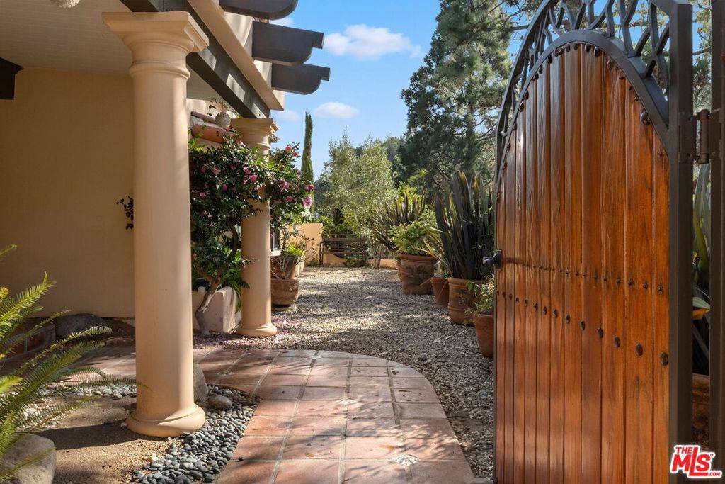 Pacific Palisades, CA 90272,1344 Bienveneda AVE