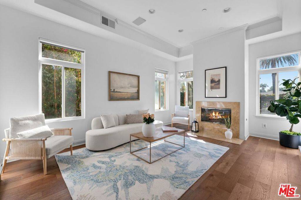 Los Angeles, CA 90066,11840 Rowles CT