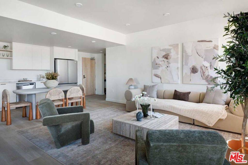 Los Angeles, CA 90042,6320 Garvanza AVE #211