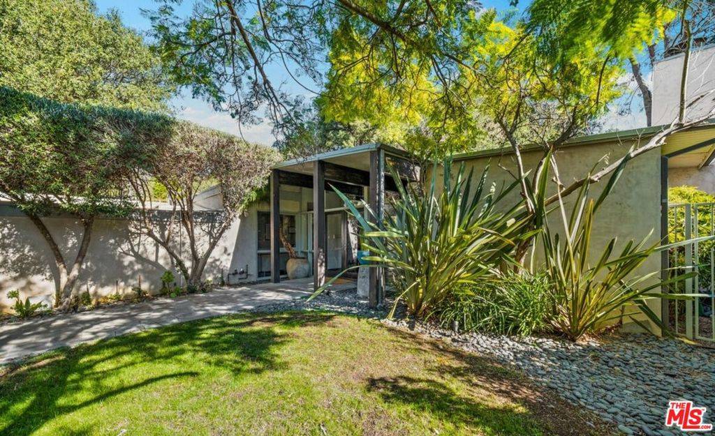 Beverly Hills, CA 90210,2530 Hutton DR