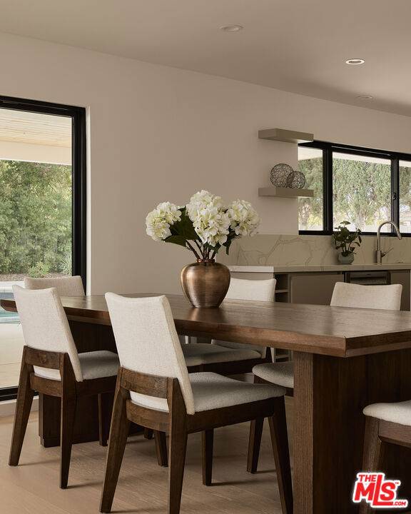 Woodland Hills, CA 91367,5630 Blanco AVE