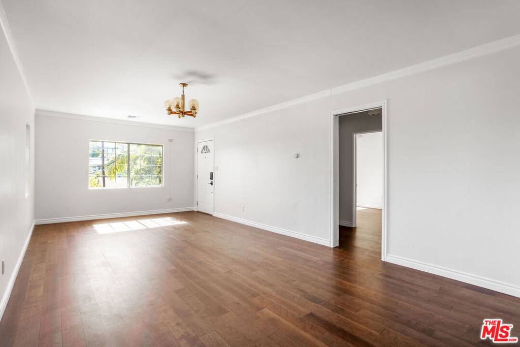 Los Angeles, CA 90032,5129 Chester ST