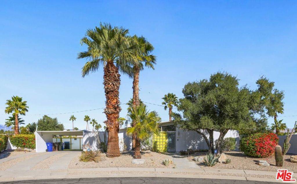 Palm Springs, CA 92262,888 E Janet CIR