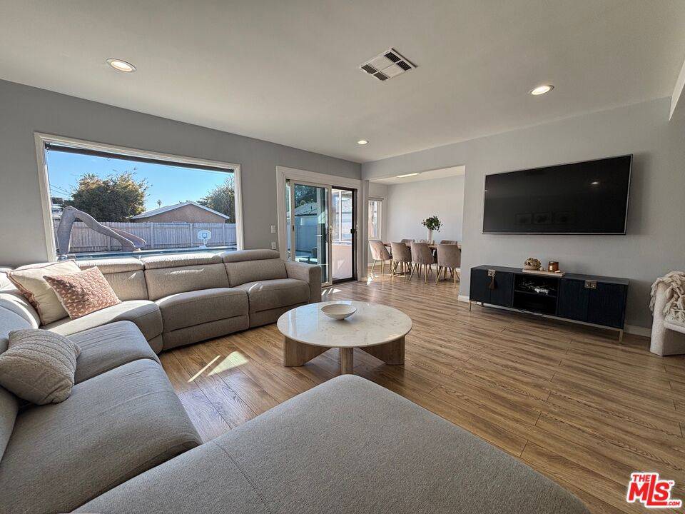 North Hills, CA 91343,10148 Gothic AVE