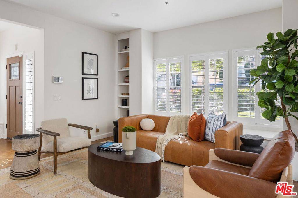 Redondo Beach, CA 90278,1913 Harriman LN #1