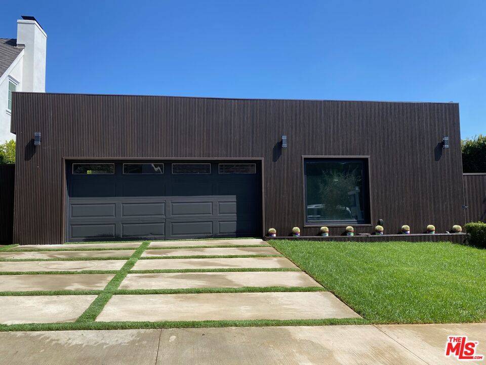 Los Angeles, CA 90049,418 N Bowling Green WAY