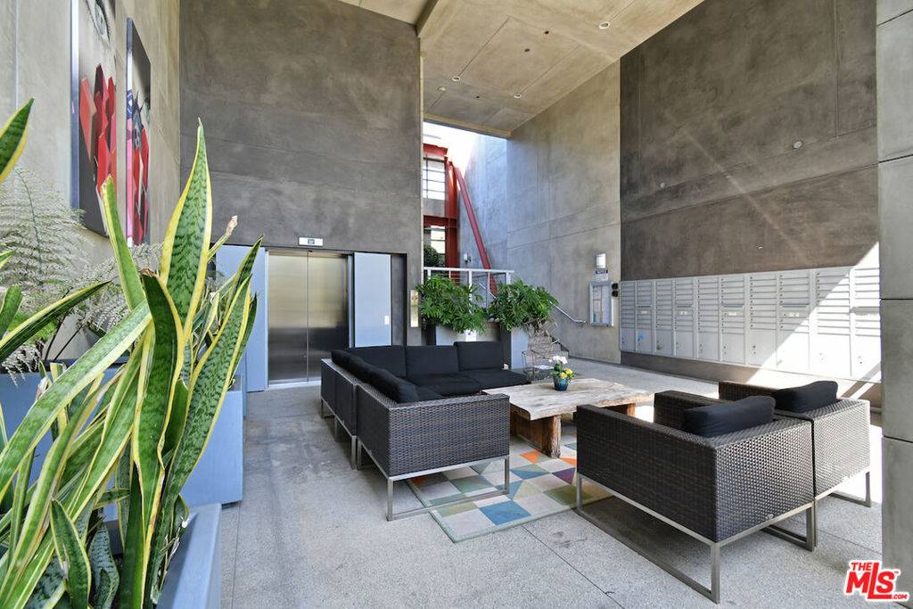 Los Angeles, CA 90064,11500 Tennessee AVE #107