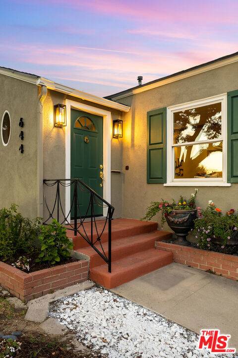 Burbank, CA 91505,644 N Screenland DR