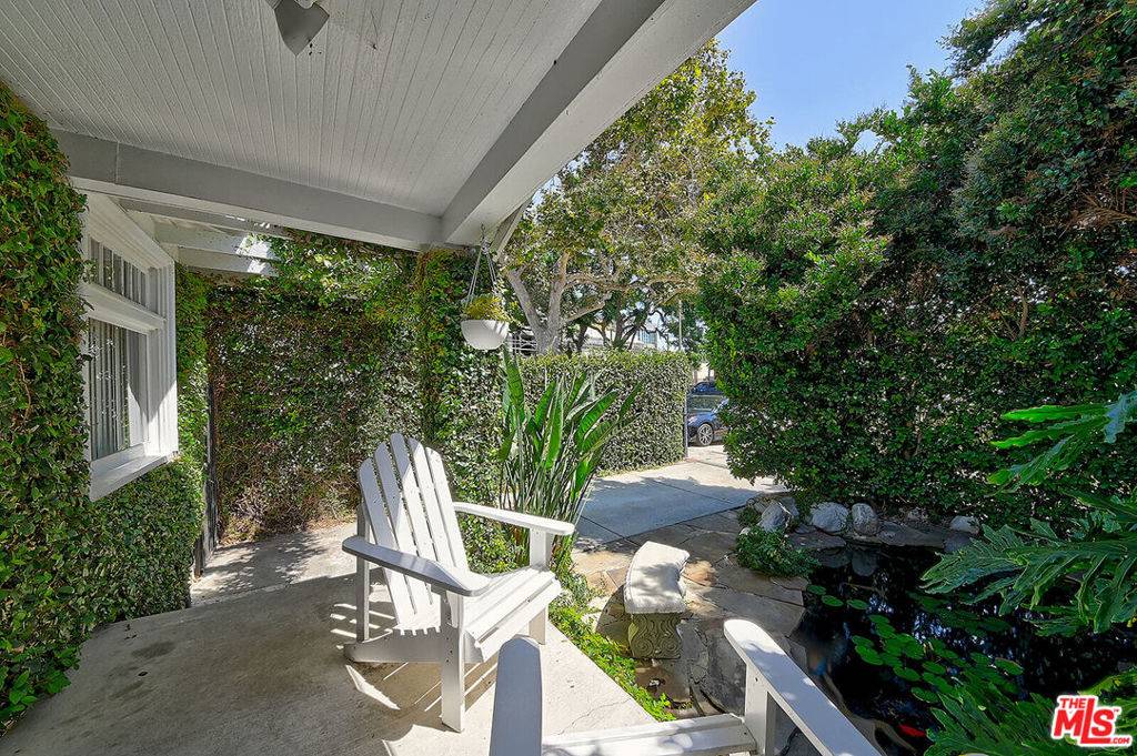 Los Angeles, CA 90016,2627 S Cloverdale AVE