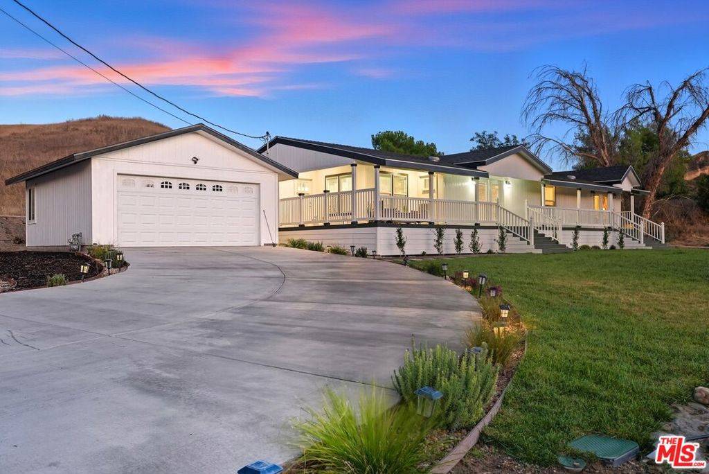 Val Verde, CA 91384,29626 Silver