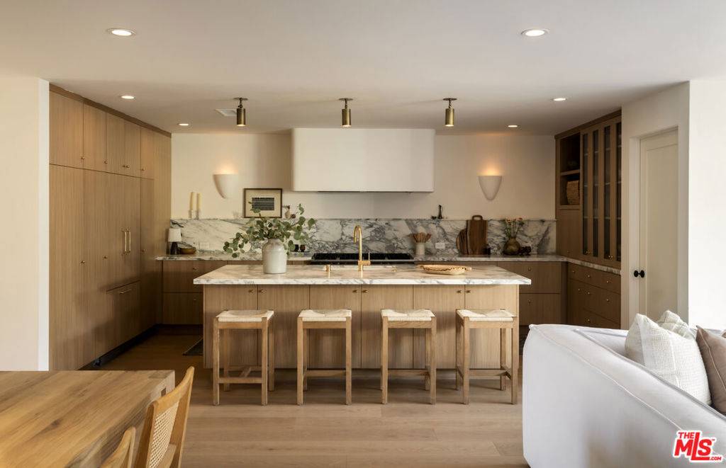 Venice, CA 90291,709 Vernon AVE