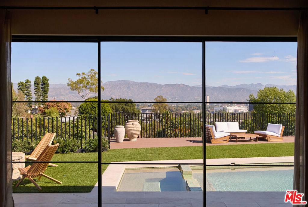 Studio City, CA 91604,3620 Wrightwood DR