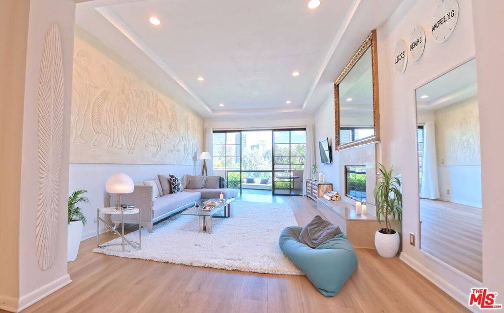 Beverly Hills, CA 90211,234 S Gale DR #308