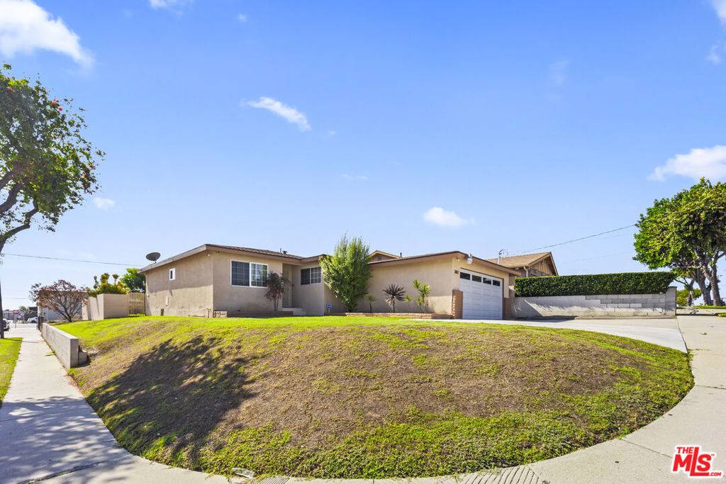 Los Angeles, CA 90044,1302 W 127th ST