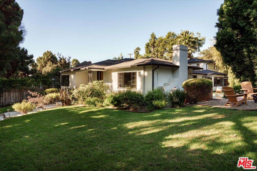 Los Angeles, CA 90027,2409 N Vermont AVE