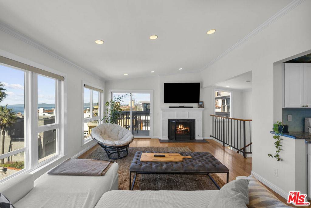 Manhattan Beach, CA 90266,118 7th ST