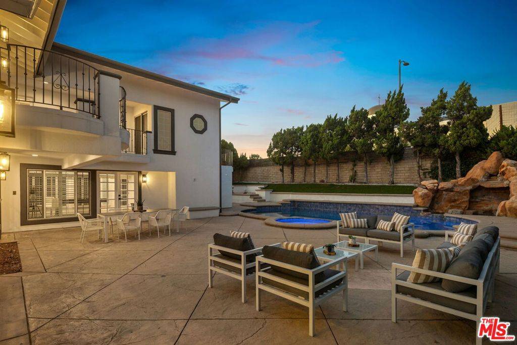 Northridge, CA 91325,17011 Gledhill ST