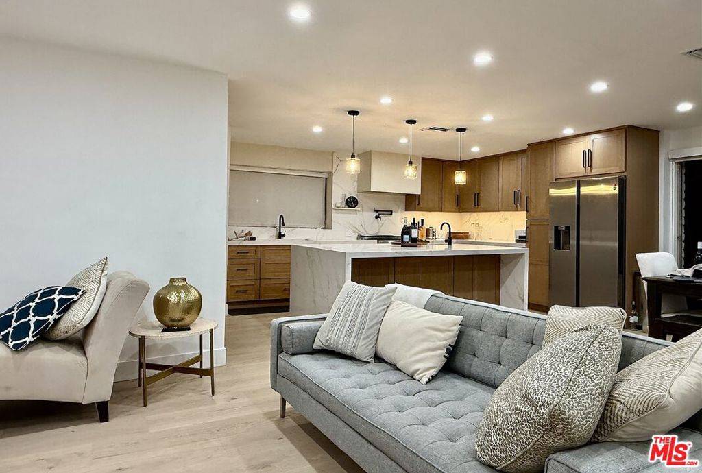 Sherman Oaks, CA 91403,4108 N Valley Vista CT